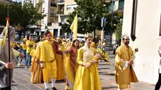 I gialli di Premiano abbigliati in costumi rinascimentali - © www.giornaledibrescia.it