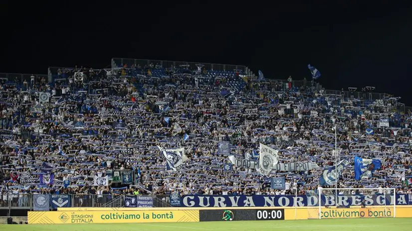 La Curva Nord del Rigamonti contro il Benevento - © www.giornaledibrescia.it