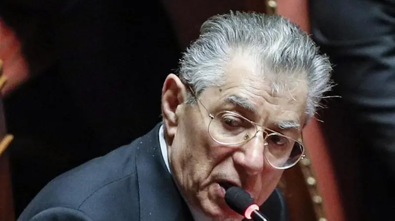 Bossi non lascerà il Parlamento -  © www.giornaledibrescia.it