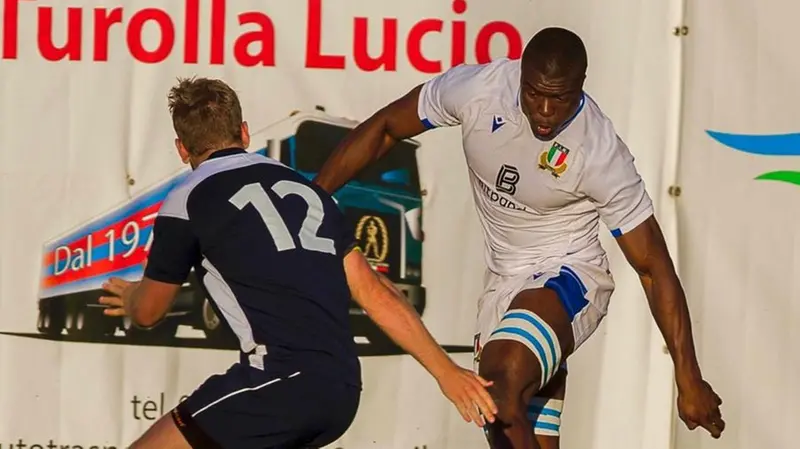 Con la maglia dell’Italia - © www.giornaledibrescia.it