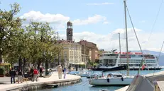 La passeggiata di Salò in riva al lago di Garda - © www.giornaledibrescia.it