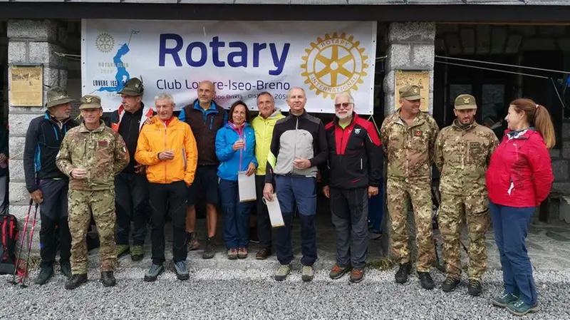 La cerimonia di inaugurazione dell’impianto di potabilizzazione al rifugio Garibaldi