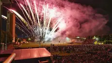 I fuochi d'artificio in una delle precedenti edizioni, in programma anche quest'anno - © www.giornaledibrescia.it