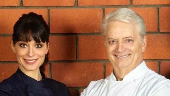 Debora Massari con il padre Iginio: lavorano insieme in pasticceria da ormai vent’anni