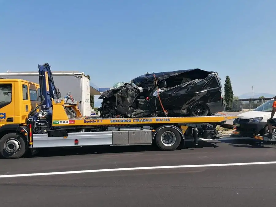 I mezzi coinvolti nell'incidente in tangenziale a Desenzano