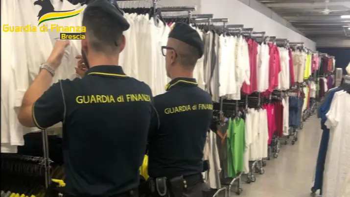 Le immagini dell'operazione della Guardia di Finanza