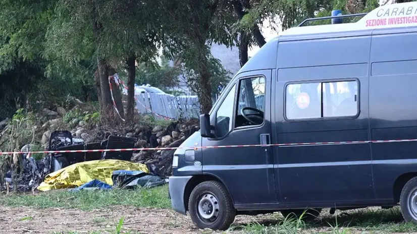 Cologne, cadavere carbonizzato rinvenuto in un'auto bruciata