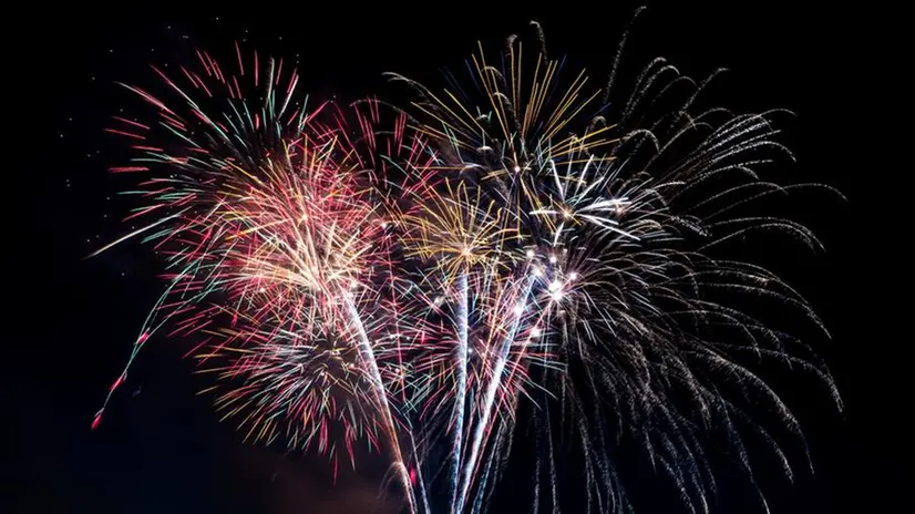 A mezzanotte, il cielo di Paitone verrà illuminato a giorno da un grande spettacolo pirotecnico - © www.giornaledibrescia.it