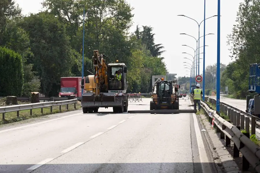 In tangenziale Ovest iniziati i lavori al ponte di via Volturno