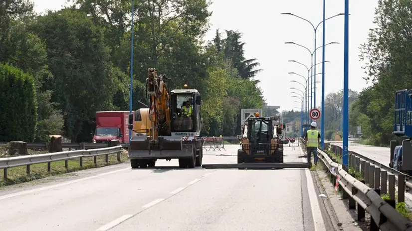 In tangenziale Ovest iniziati i lavori al ponte di via Volturno