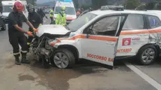 L'automedica dopo l'incidente lungo la Ss 42 tra Esine e Darfo Boario