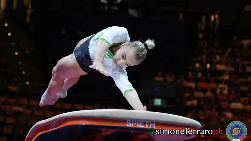 Asia D'Amato vince la medaglia d’argento europea al volteggio, ma si infortuna all'arrivo del secondo salto - Foto tratta dalla pagina Fb Federazione Ginnastica d'Italia