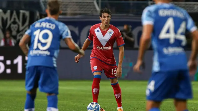 Andrea Cistana si è infortunato nel corso di Como-Brescia - Foto NewReporter/Nicoli © www.giornaledibrescia.it