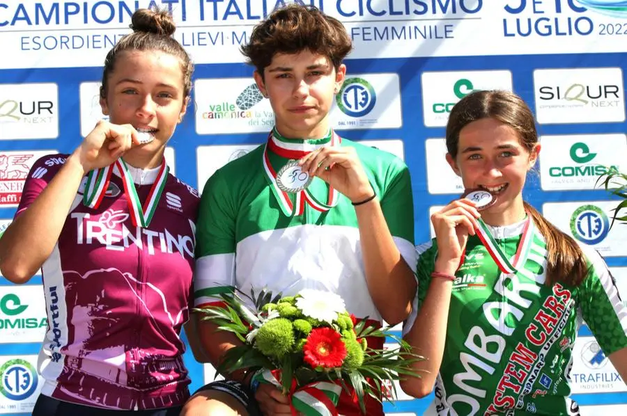 Il podio degli Esordienti con la vincitrice bresciana Anna Bonassi