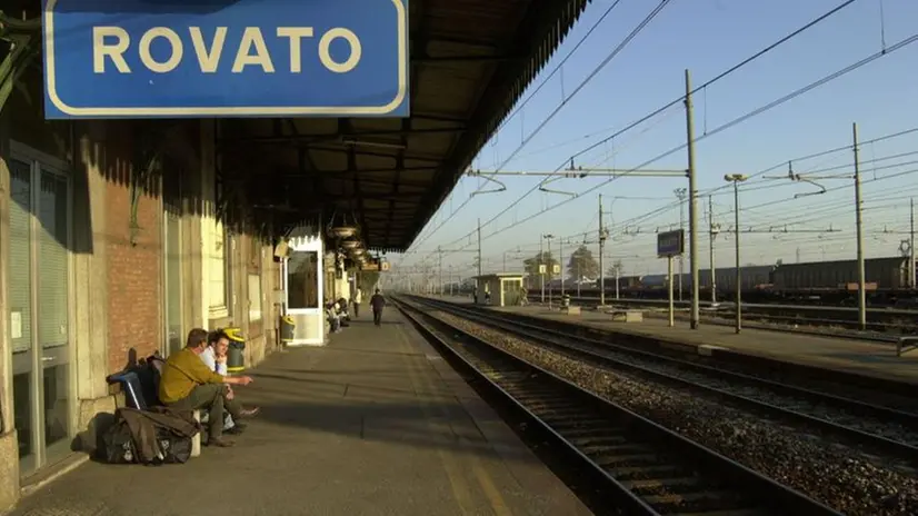 La stazione di Rovato, punto di arrivo dei ragazzini che vanno al Number One - Foto Gabriele Strada/Neg © www.giornaledibrescia.it