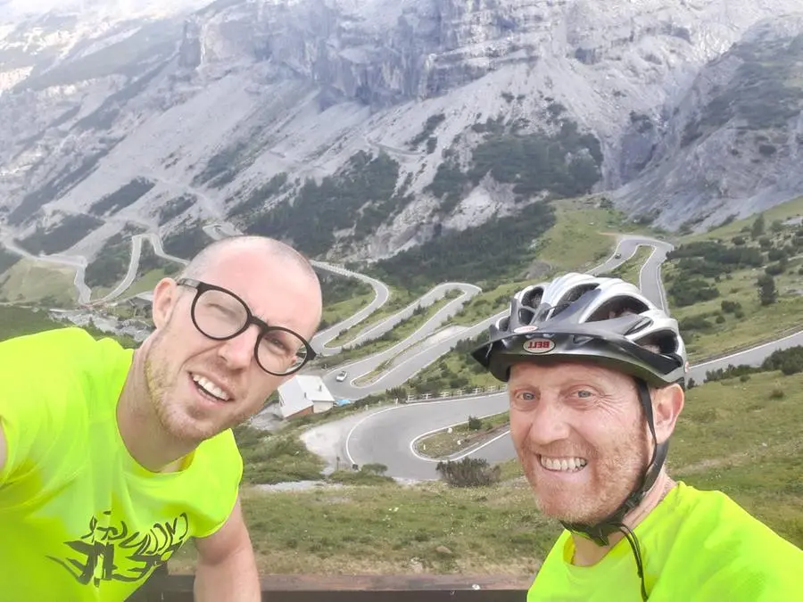 Le immagini del viaggio di Cycling for Peace