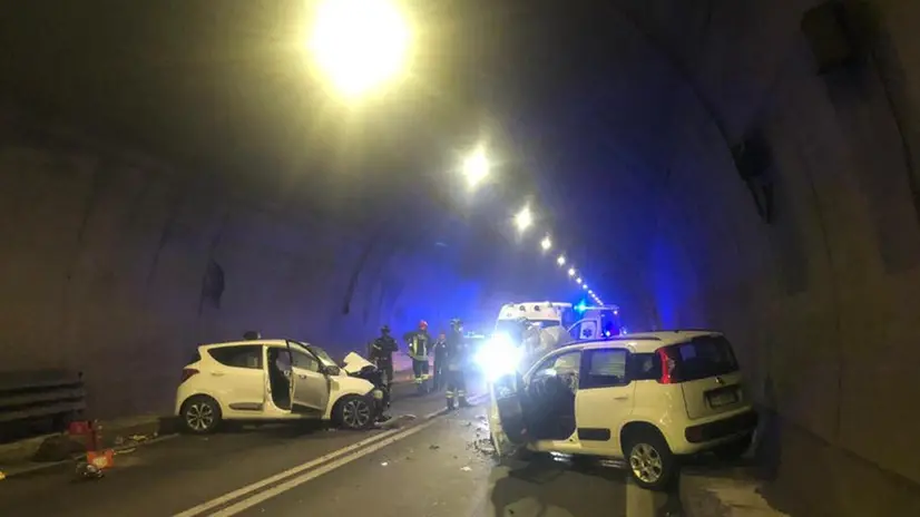Le immagini dell'incidente in galleria a Iseo