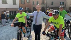 La partenza di Cycling for Peace a Breno