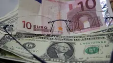 Euro e dollaro in parità - © www.giornaledibrescia.it