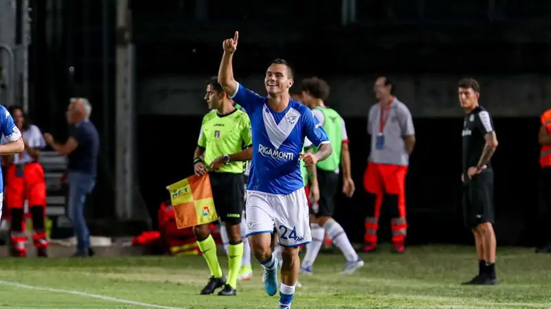 Flavio Bianchi esulta dopo il gol - New Reporter Nicoli © www.giornaledibrescia.it