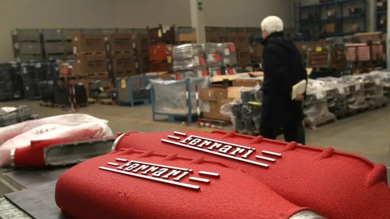 Componenti Ferrari in un magazzino delle Officine meccaniche rezzatesi - Foto New Reporter © www.giornaledibrescia.it