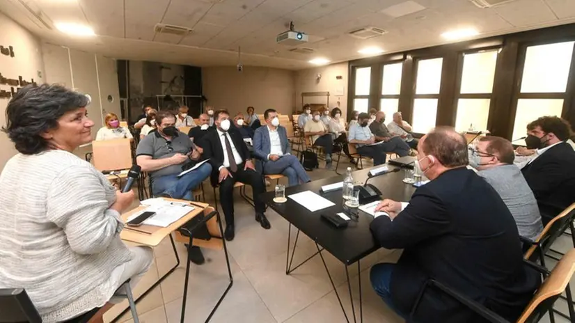 Il confronto elettorale in sala Libretti con i candidati di Desenzano