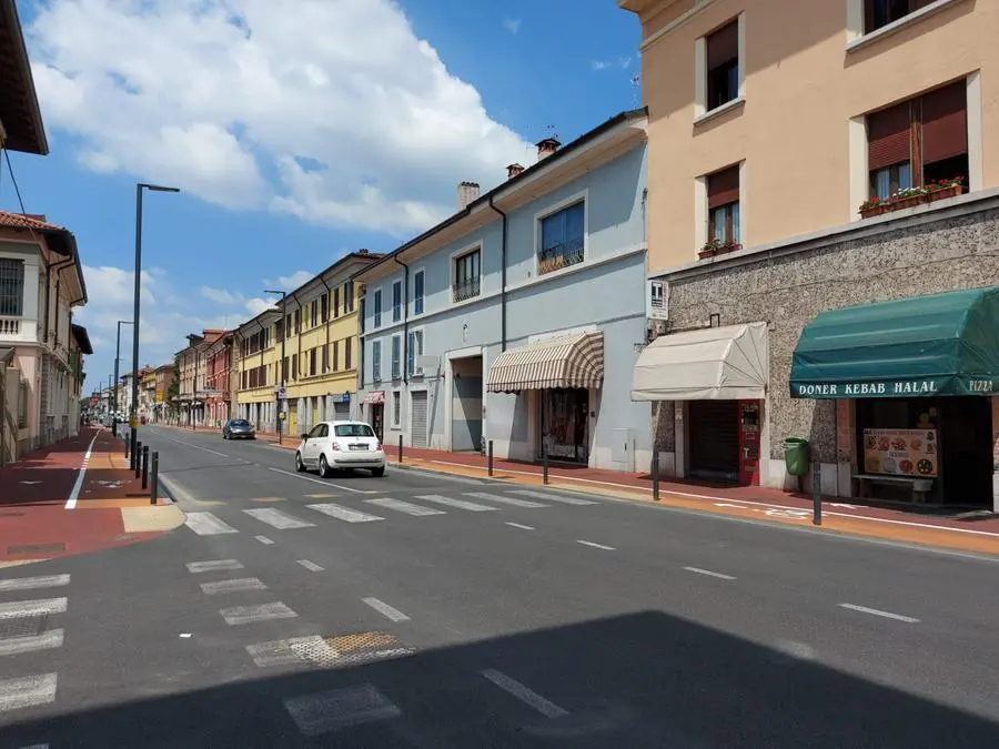 Via Milano e via San Faustino, tra le strade più multietniche della città