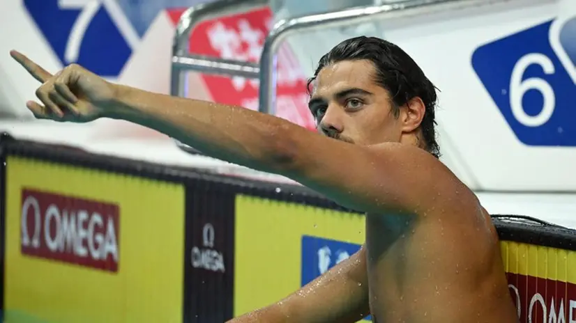 Nuoto, Thomas Ceccon vince l'oro: nuovo record mondiale nei 100 dorso