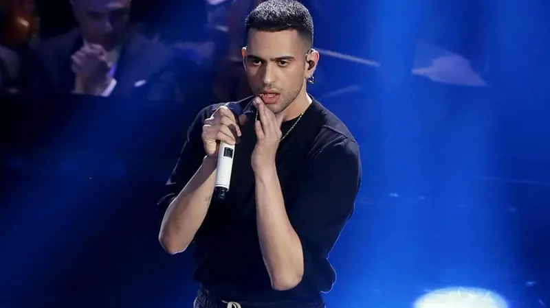 Mahmood sul palco - © www.giornaledibrescia.it