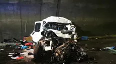 Le immagini dell'incidente in galleria a Marone