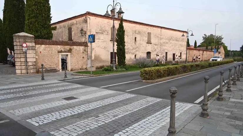 Rodengo Saiano, spavento per l'investimento di mamma e bimbo di 2 anni