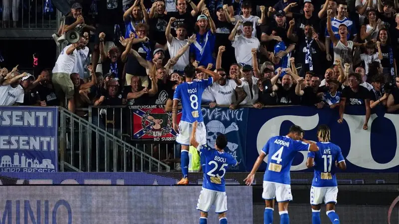 Emanuele Ndoj esulta dopo il goal - New Reporter Rossini © www.giornaledibrescia.it