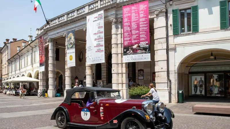 Mille Miglia 2022: il passaggio in centro città a Brescia