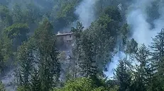 Collio, incendio boschivo sopra San Colombano
