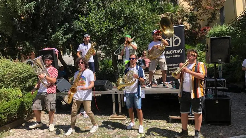 Piazzetta Tito Speri in musica con i Bigoyday