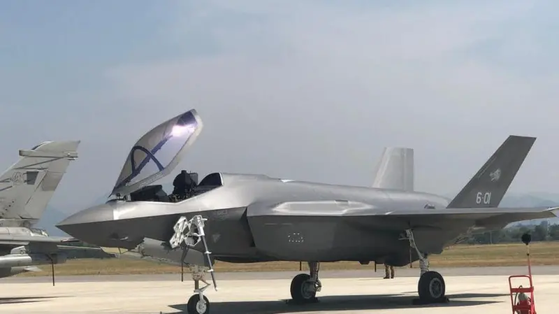 Ghedi, atterrato in aerobase il primo F35 del 6° Stormo