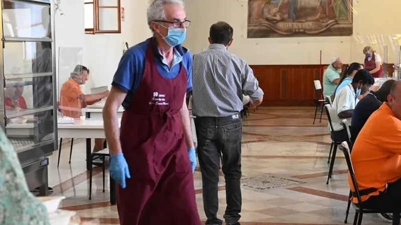 Durante l'anno, i pranzi serviti ogni giorno sono in media 150 - Foto Marco Ortogni/Neg © www.giornaledibrescia.it