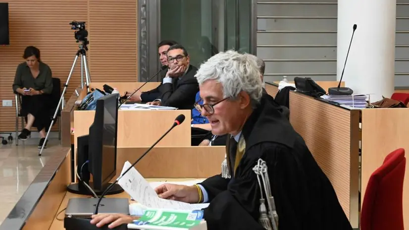 Il pm Silvio Bonfigli in aula a Brescia per il processo Bozzoli - Foto Marco Ortogni Neg © www.giornaledibrescia.it