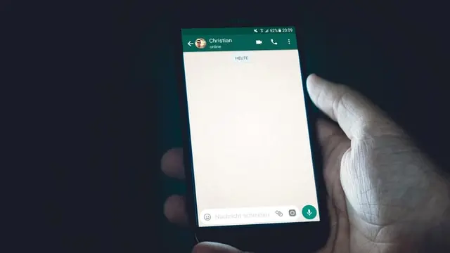 Una chat aperta su un telefono