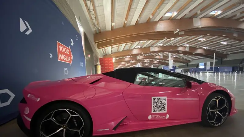 Mille Miglia Charity 2022: la Lamborghini in rosa protagonista dell'iniziativa