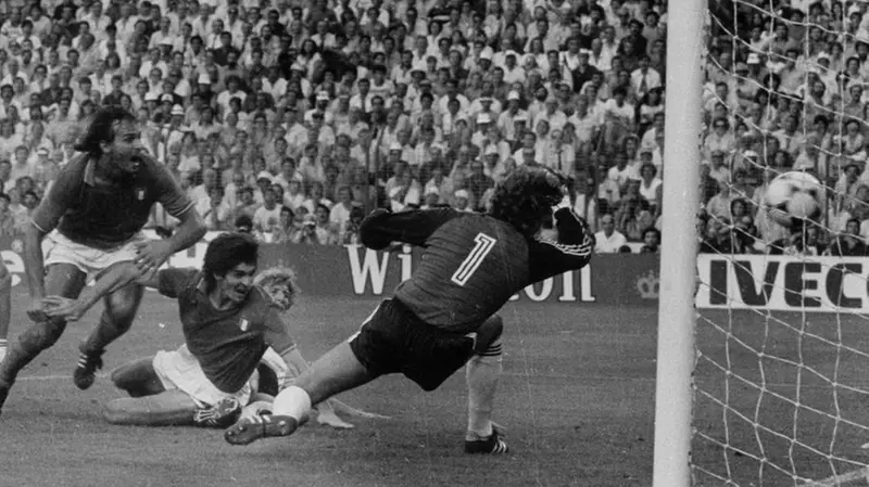 L’1-0 segnato da Rossi nella finale contro la Germania - © www.giornaledibrescia.it