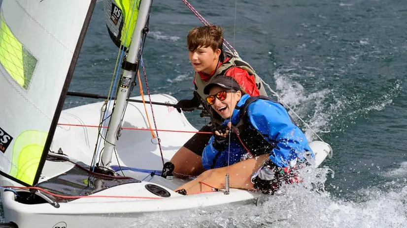 Una regata in barca a vela