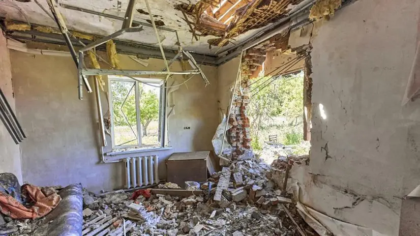 Una casa distrutta dalle bombe in Ucraina - Foto Epa © www.giornaledibrescia.it