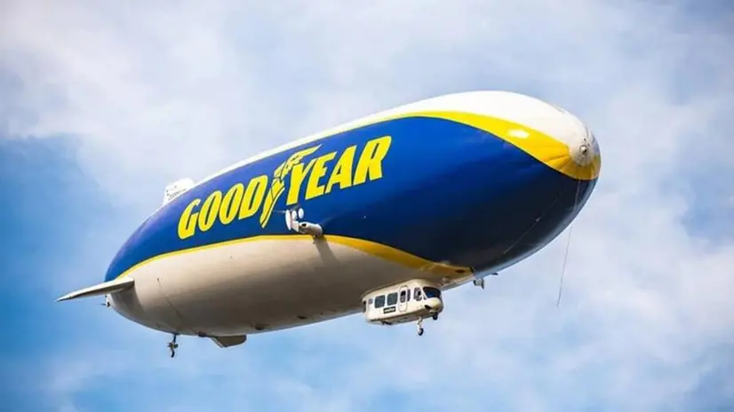 Il Goodyear Blimp, dirigibile diventato un'icona storica, fotografato dai lettori