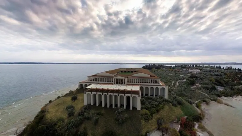 La ricostruzione 3D delle Grotte di Catullo sulla punta della penisola