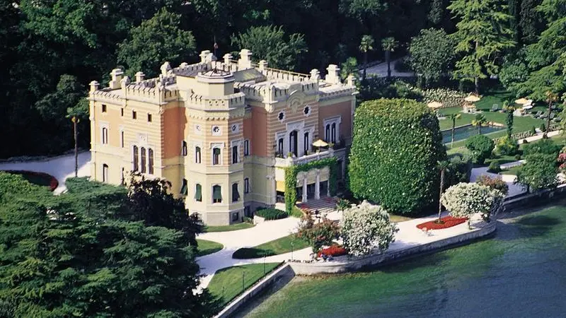L'Hotel Villa Feltrinelli di Gargnano in una foto aerea disponibile sul loro sito.