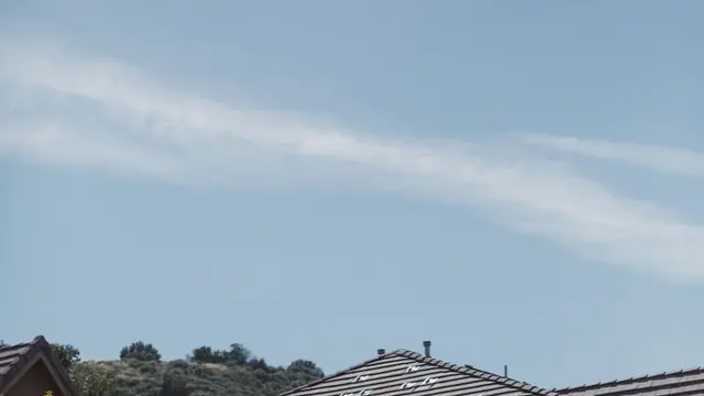 Pannelli solari installati sul tetto di una casa