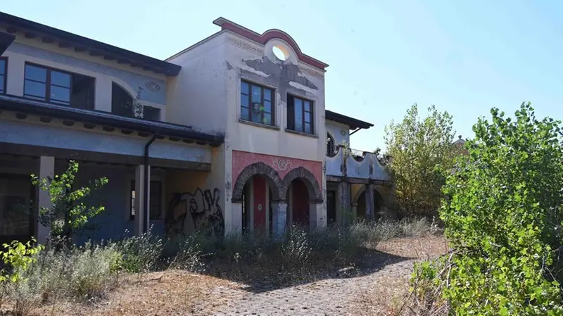 Il «Cento vetrine» di Mazzano: uno degli «ecomostri» a cui dare una nuova vita - Foto Gabriele Strada/ Neg © www.giornaledibrescia.it