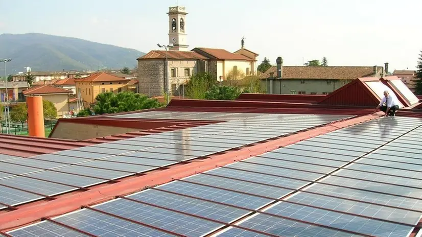 Il fotovoltaico è la principale fonte energetica utilizzata dalle Cer - © www.giornaledibrescia.it
