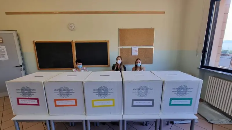 Urne elettorali per il referendum - © www.giornaledibrescia.it